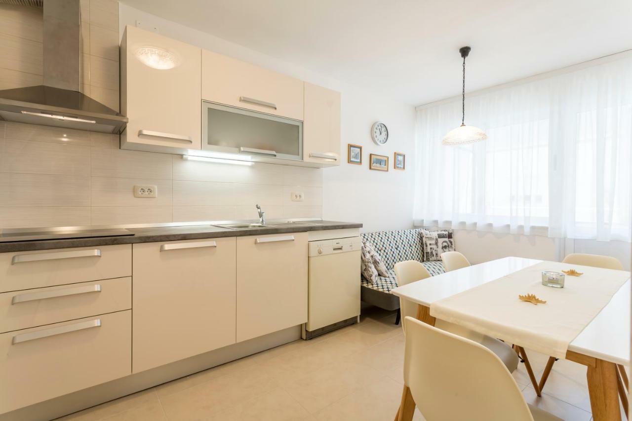 Modern Apartment Near The Beach And Center Of Split Ngoại thất bức ảnh