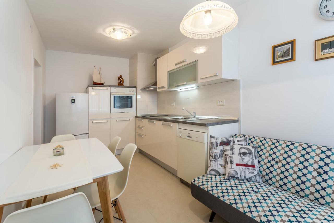 Modern Apartment Near The Beach And Center Of Split Ngoại thất bức ảnh